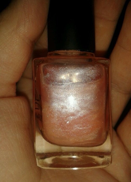 süßer dezenter Nagellack