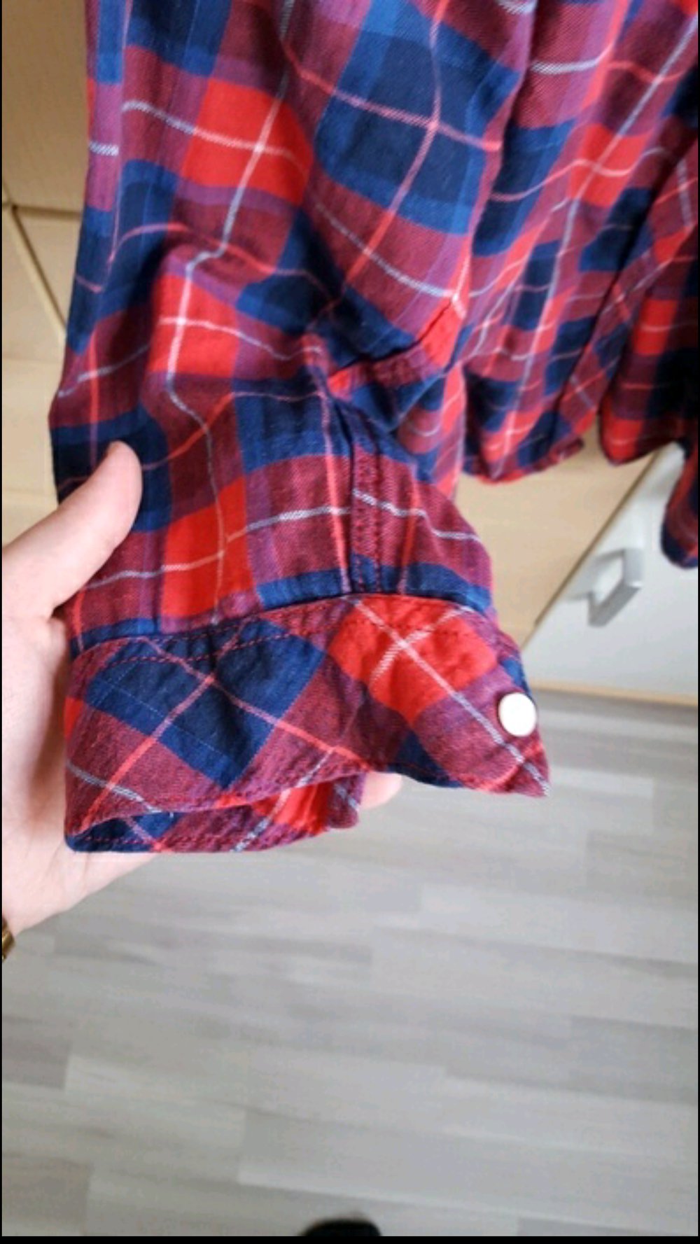 Kariertes dünnes Hemd