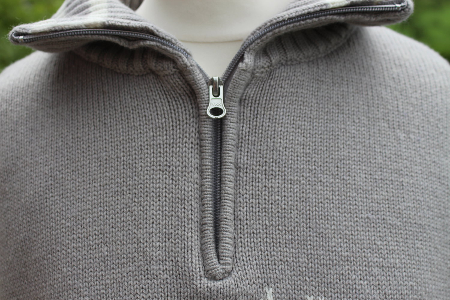 Grauer Pulli von Angelo Muroni