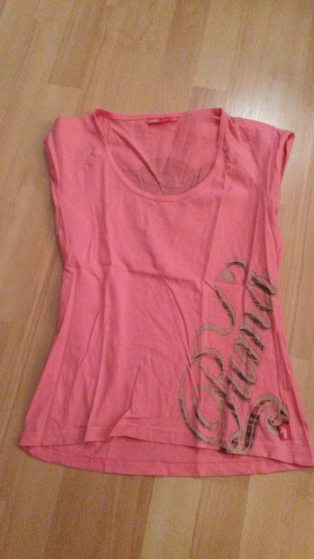 Rosa Puma T-Shirt mit Flügel Rückenaufdruck