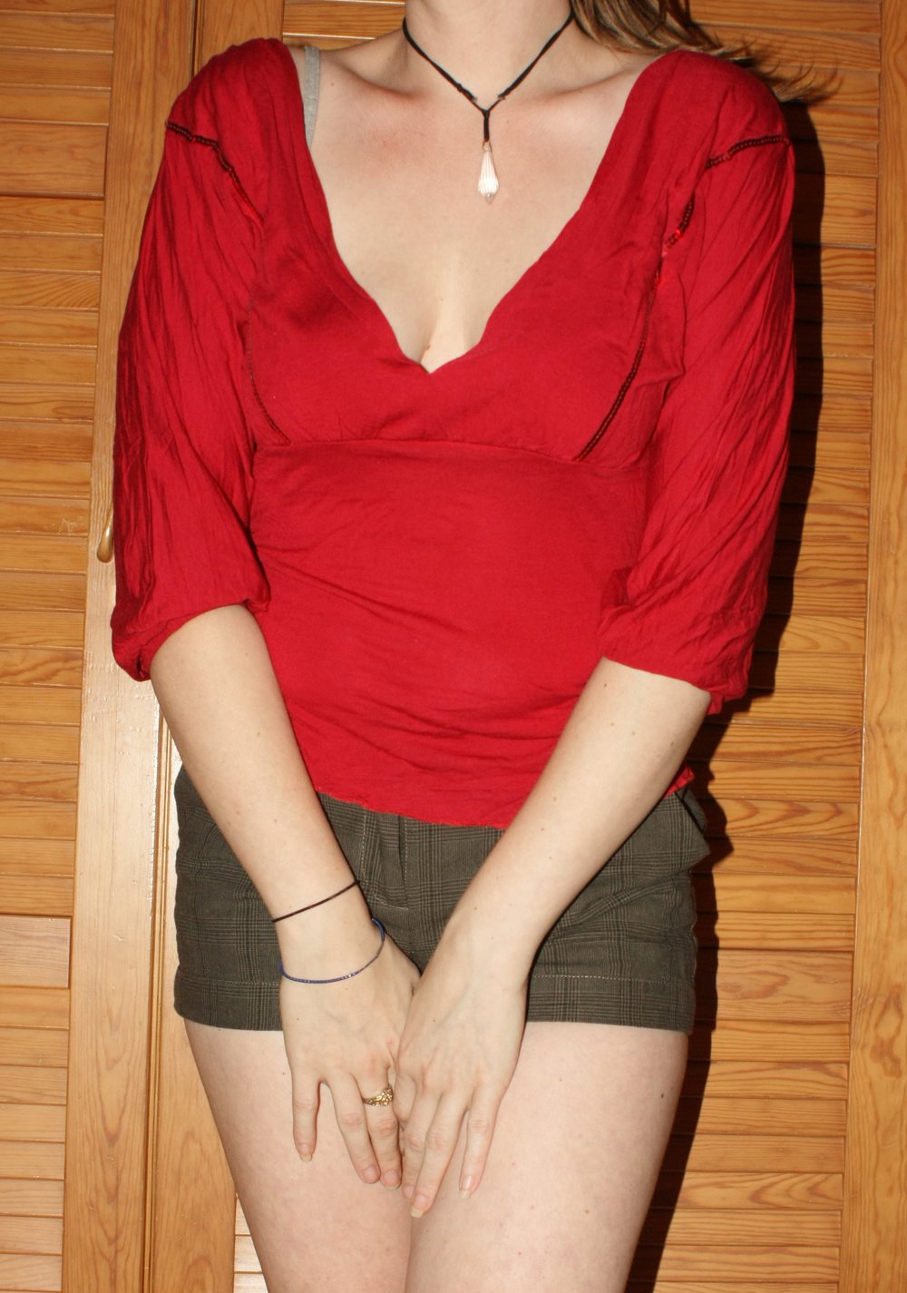 3/4 Arm Top / Shirt, rot, Pailletten, unten enger oberhalb im Brustbereich lockerer sitzend