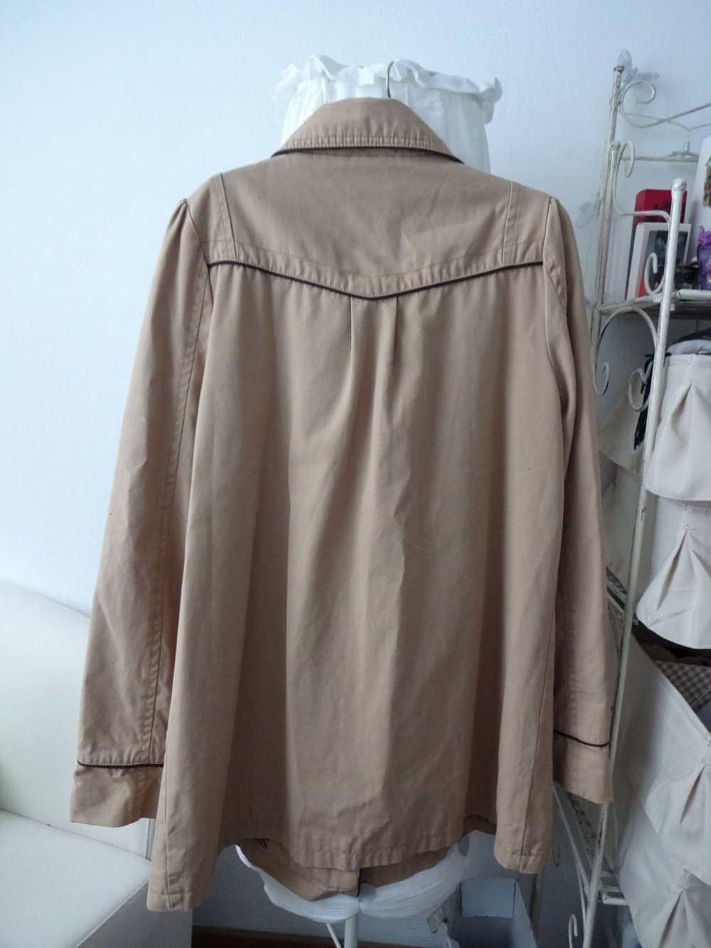 süßer Mantel puffärmel beigefarbend