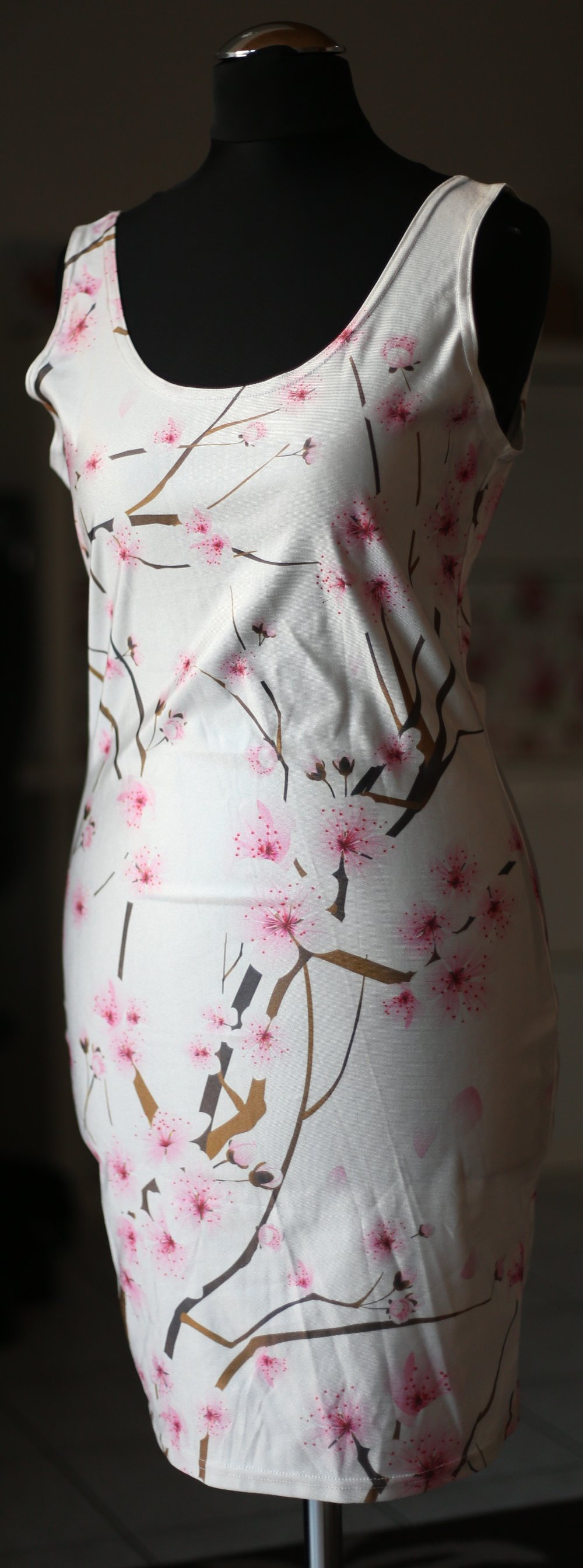 Kleid mit Kirschblütenprint XS 34 weiß rosa
