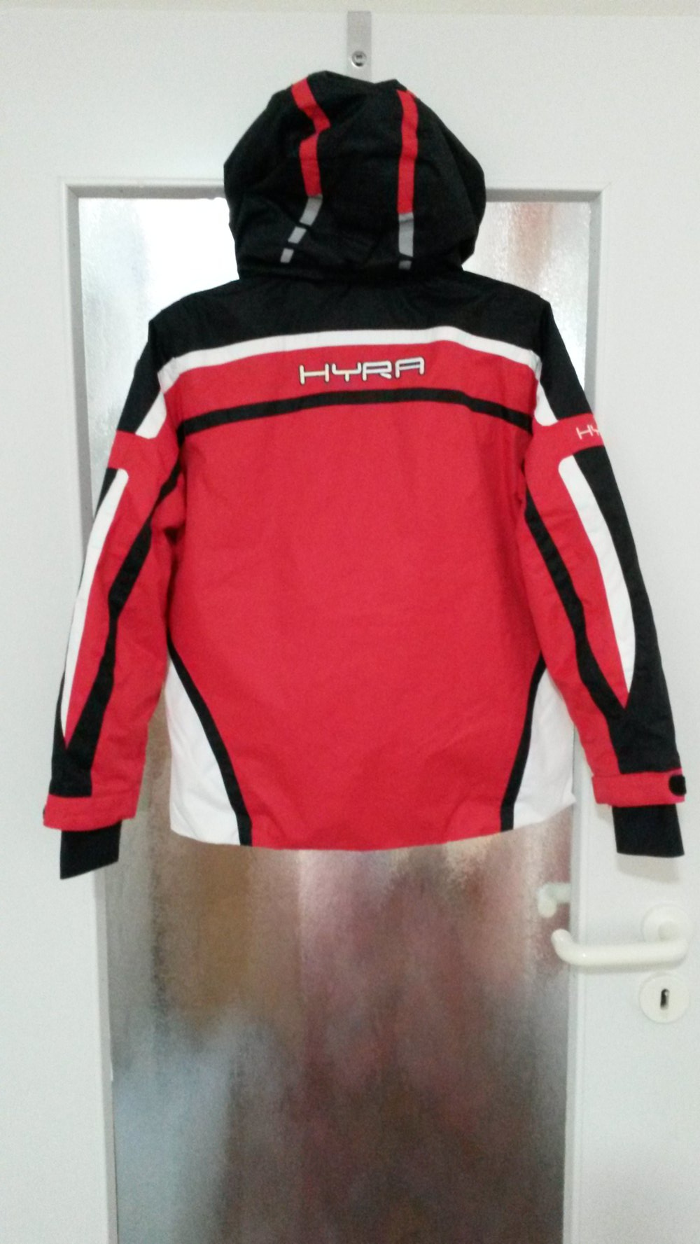 198. Neue Skijacke von Hyra, Gr. 140