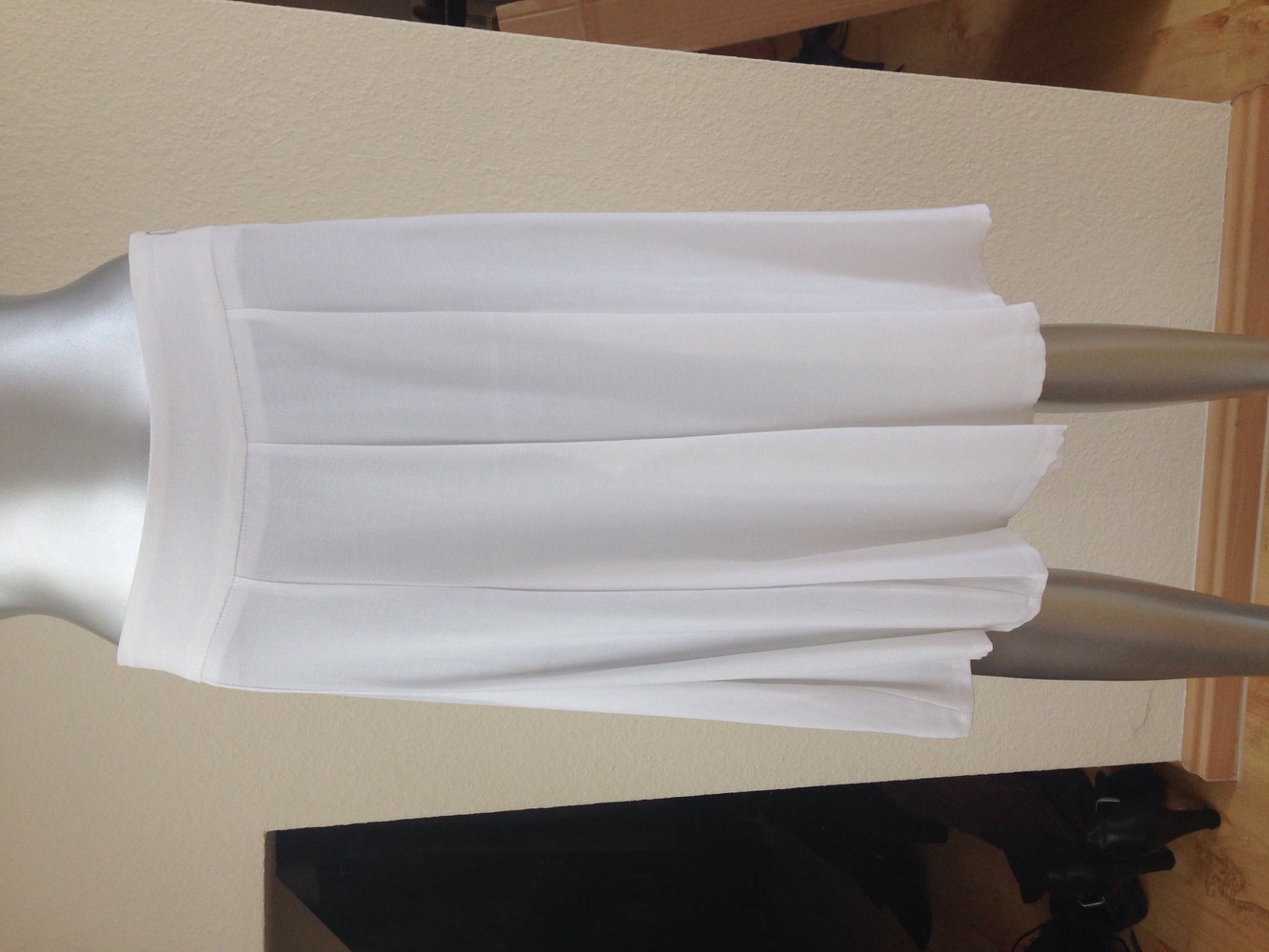 Weißer Midi Rock Falten 