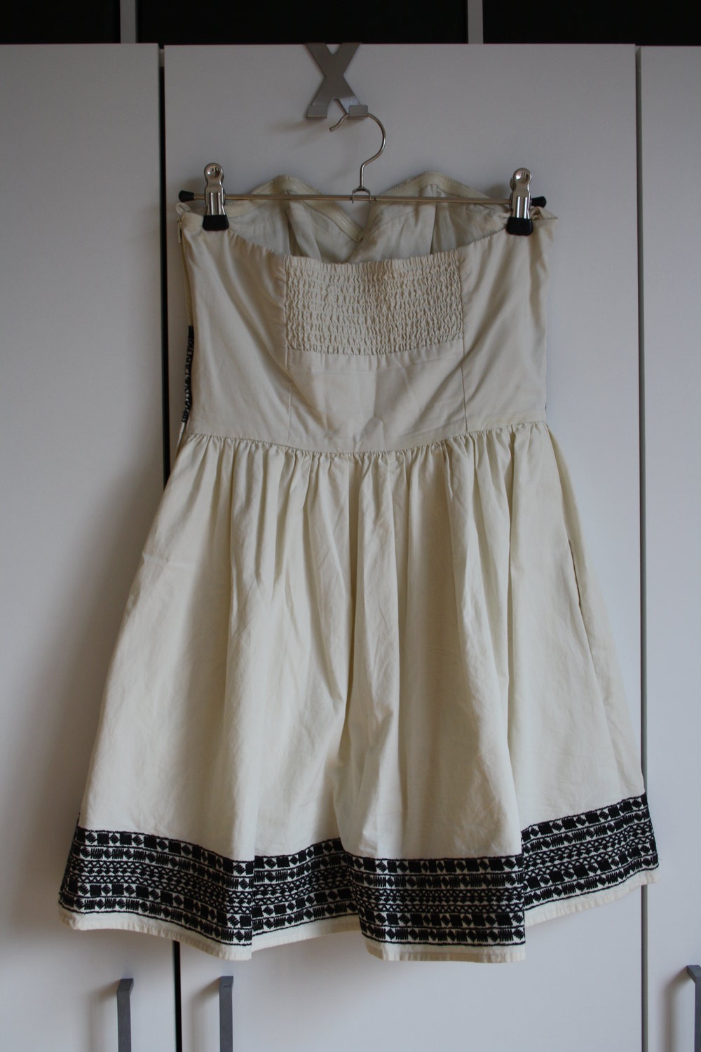 * Kleid H&M weiß schwarz schulterfrei