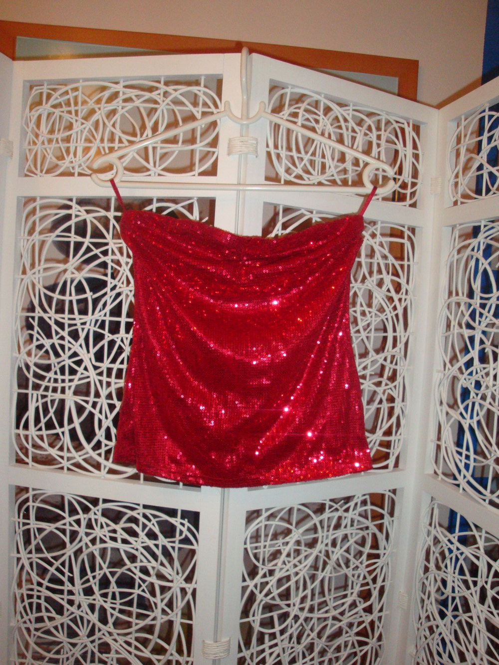 schulterfreies Paillettentop