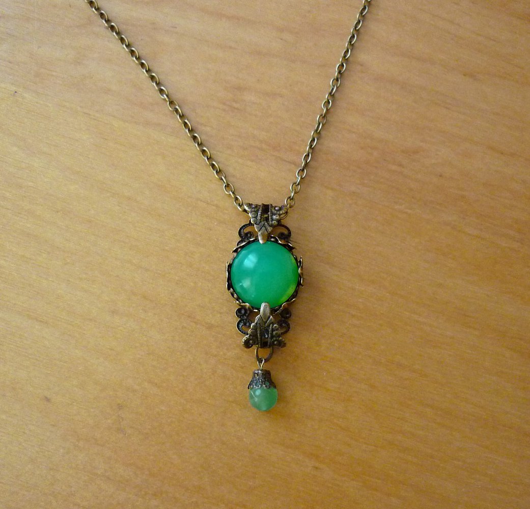 Kette grün Elfenhaft bronze Vintage Opal Effekt green milky Elfe Fee Ethno Ornament Gothic Steampunk