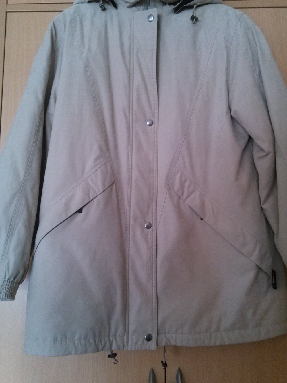 Sehr schöne,gefütterte Winterjacke in Gr . 40