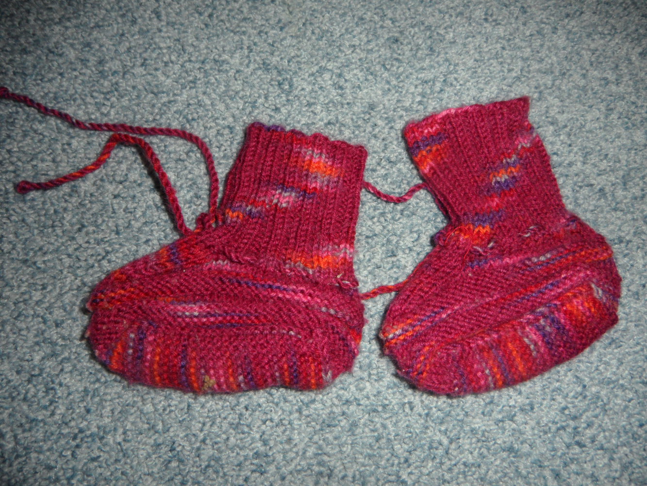 DIY zuckersüße Strick-Schühchen Schuhe für warme Babyfüße Gr. 15/16