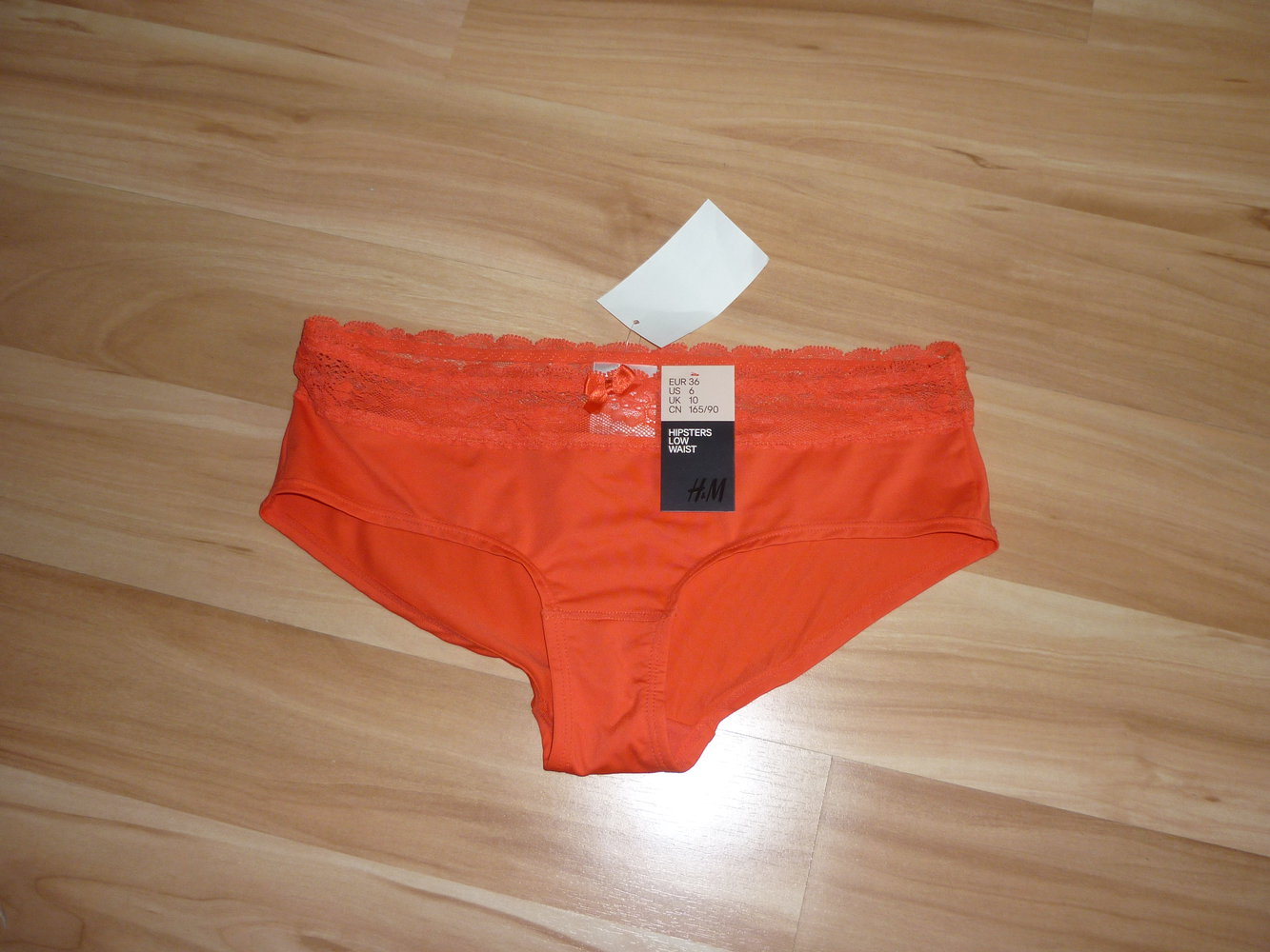 NEU: H&M Höschen Hipster hotpants shorts spitze rot Größe S 36 