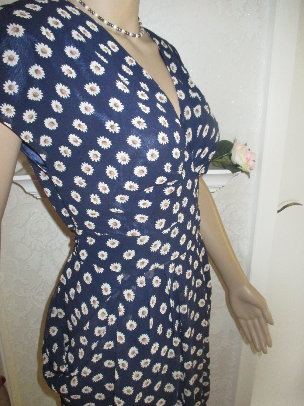 NEU mit ETIKETT * Seiden Chiffon * Margeriten- Blüten * Flower- Power * Kleid 