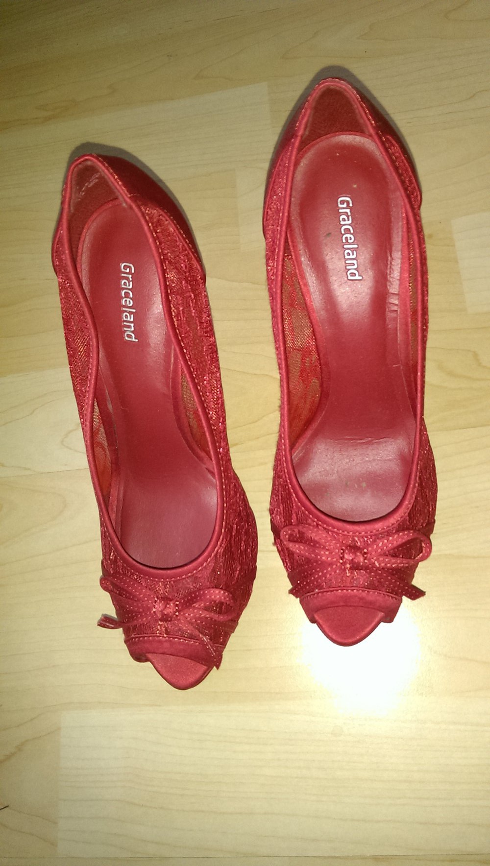 *NEU* High Heels / Peeptoes, rot mit Spitze, Größe 37