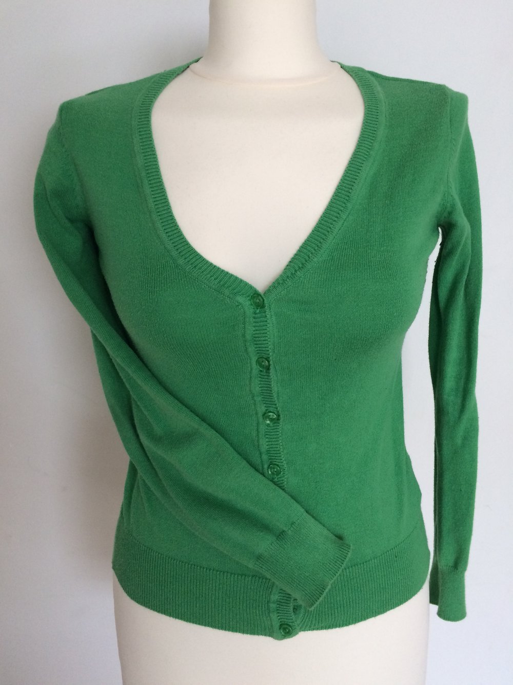 grüner Cardigan H&M V-Ausschnitt