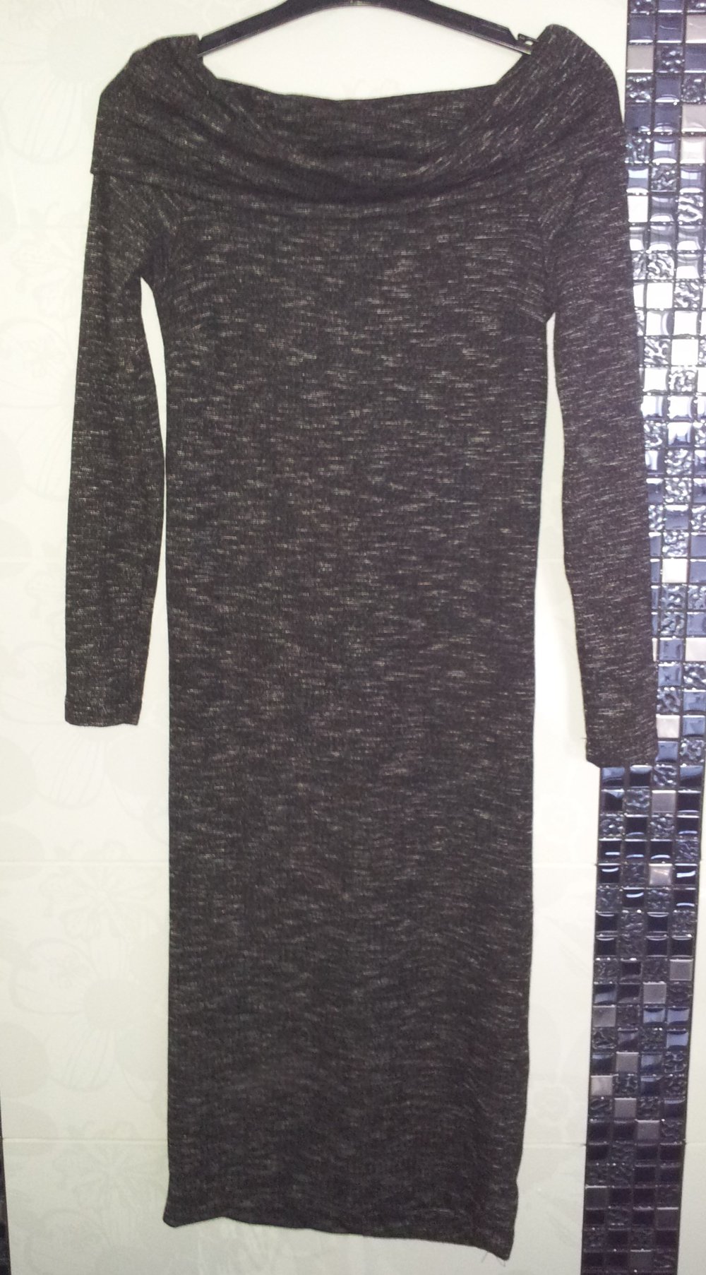 Feminines Midikleid Off-Shoulder schulterfrei knielang Kleid