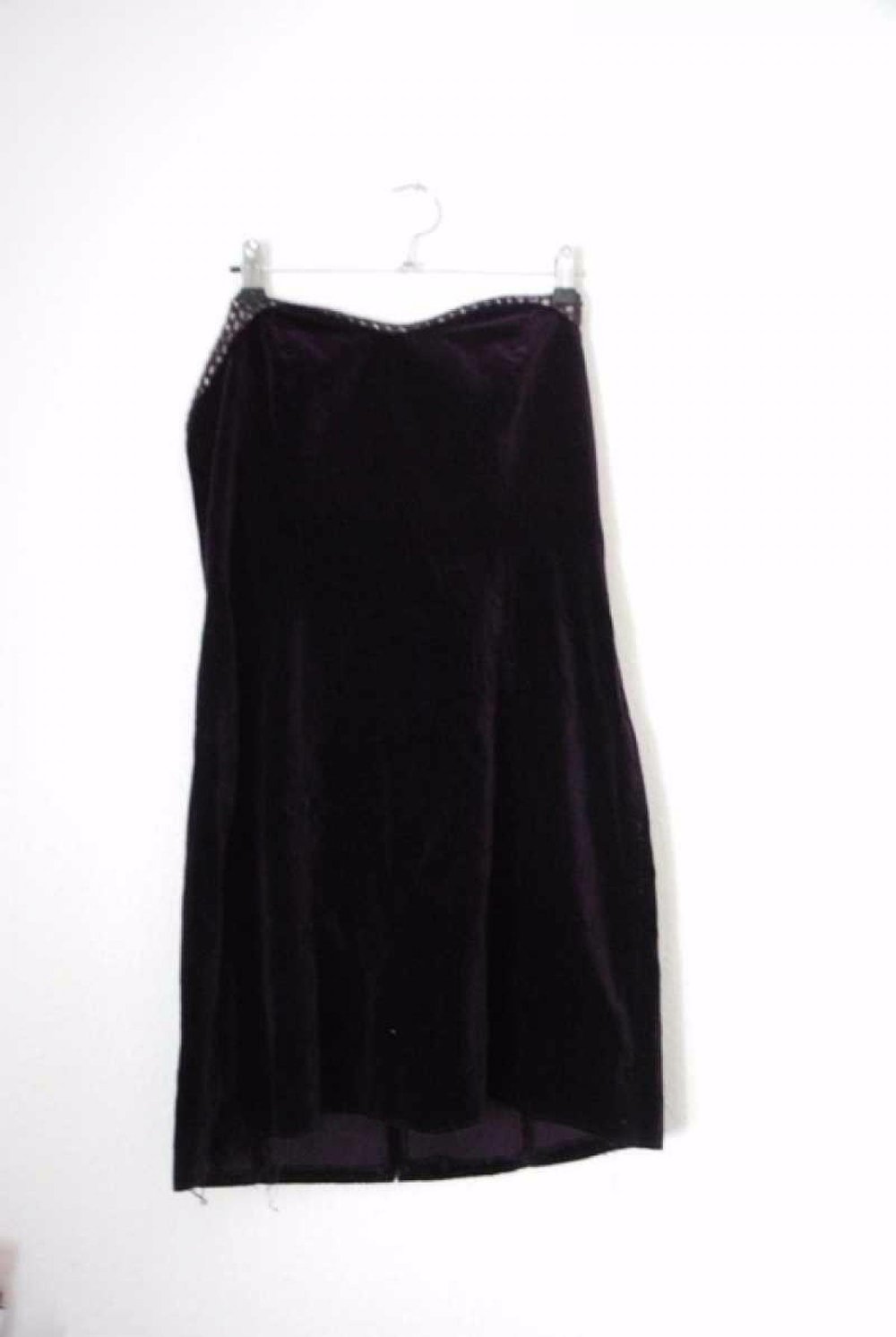 Trägerloses Samt Kleid / Abendkleid aus violettem Samt