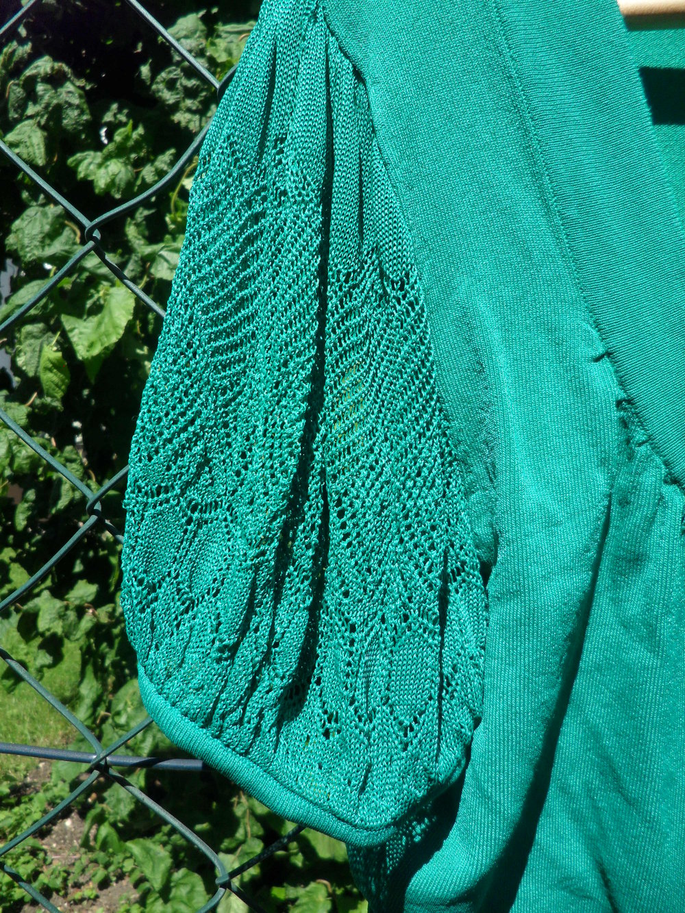 Bolero mit kurzen Ärmeln