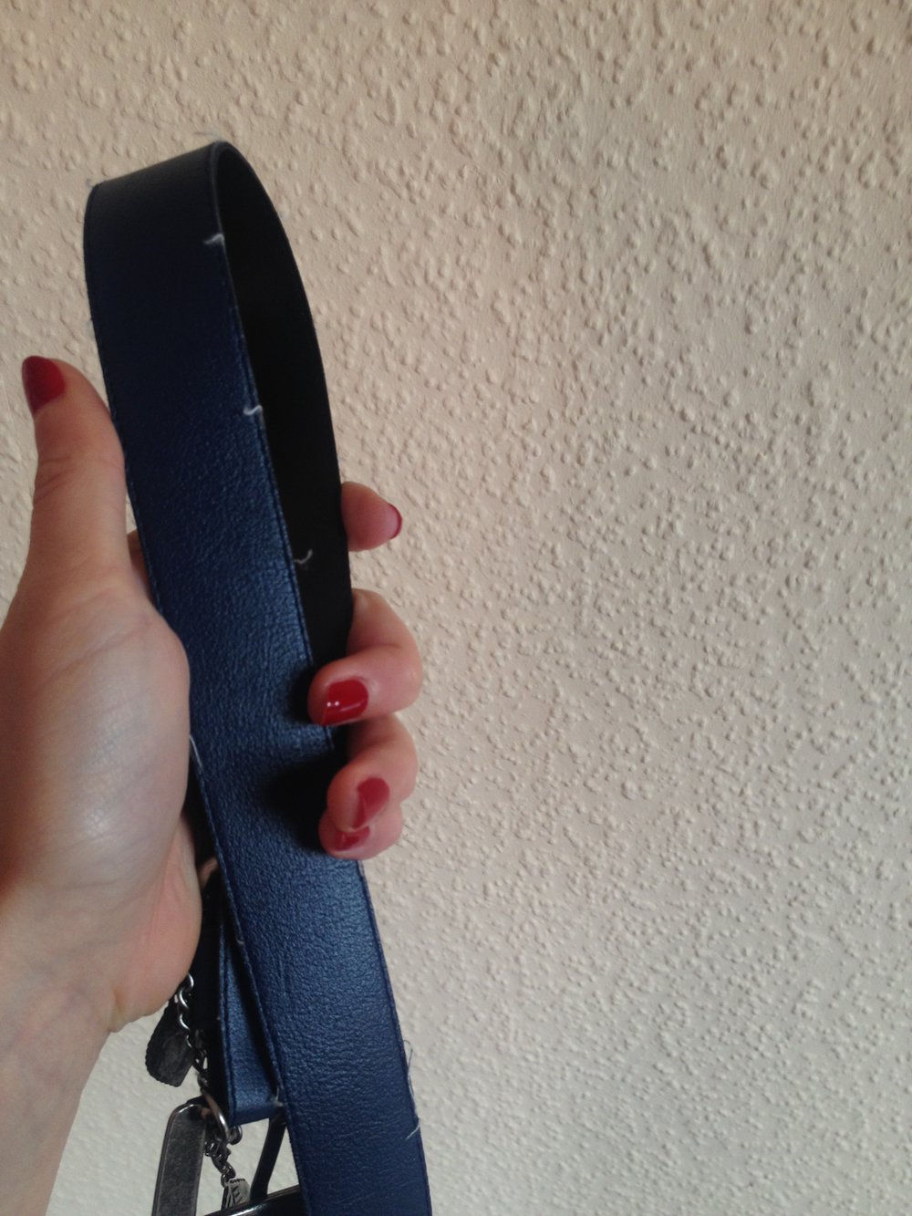 dunkelblauer Gürtel