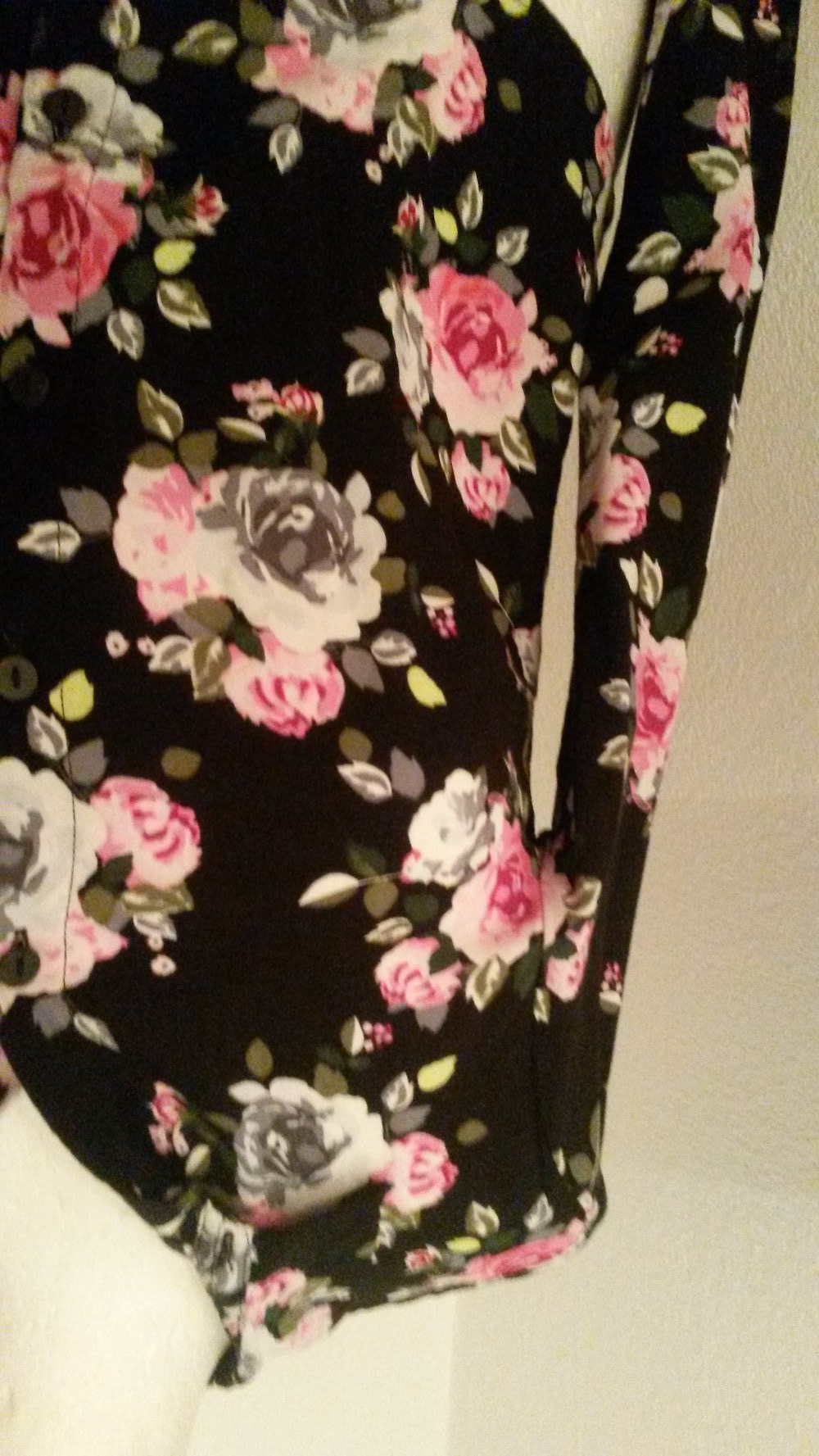 romantisches Blüschen mit Rosenmuster  