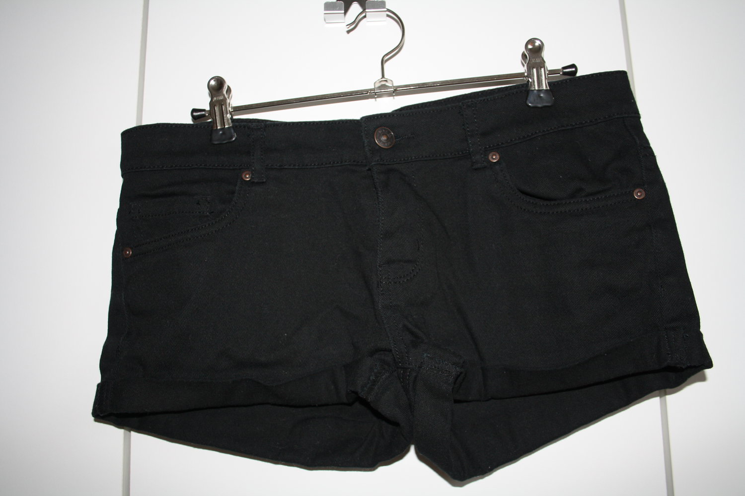 * Short schwarz kurze Hose