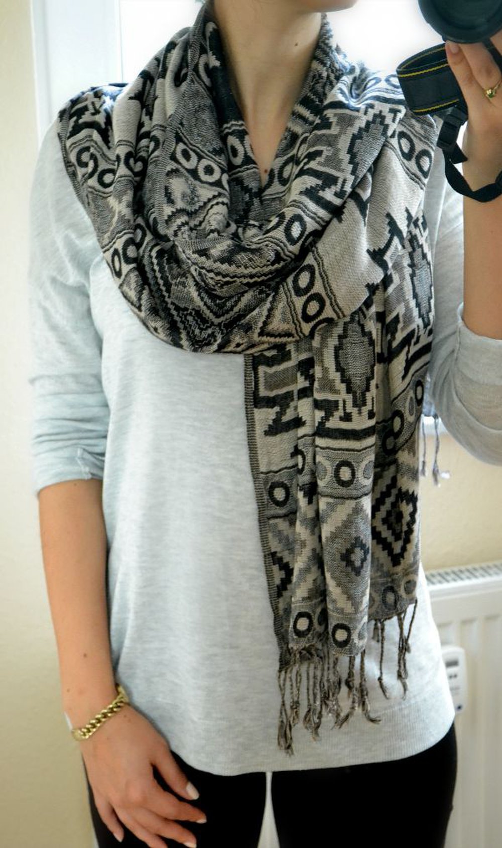 Beliebtes XXL Azteken Schal Tuch sehr groß schwarz beige grau Blogger