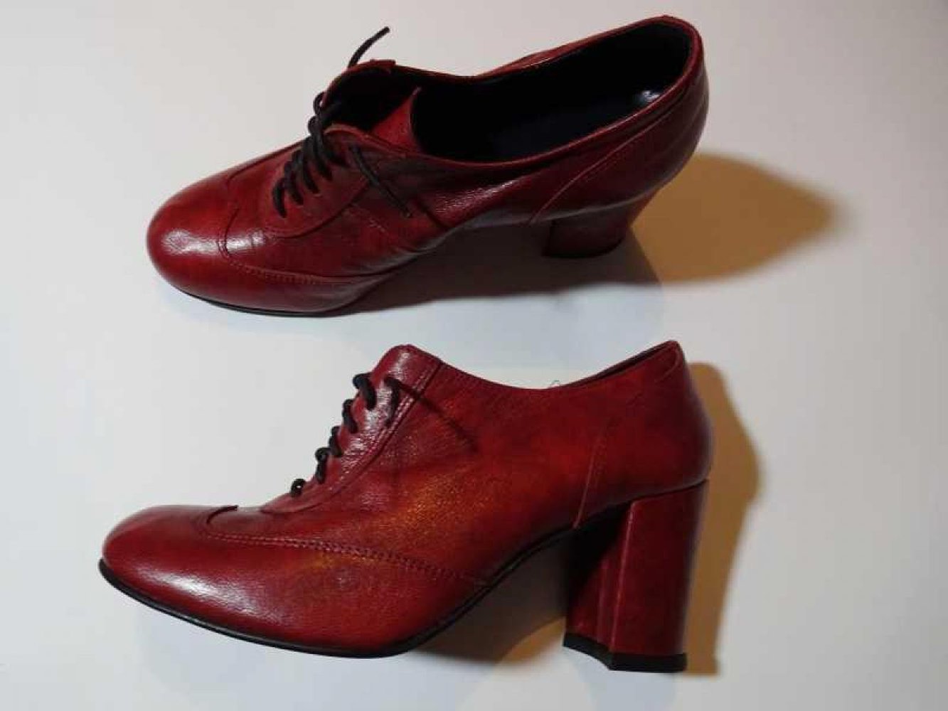 Rote Schnürpumps Italien Handarbeit Leder Blockabsatz Gr. 38 37/38