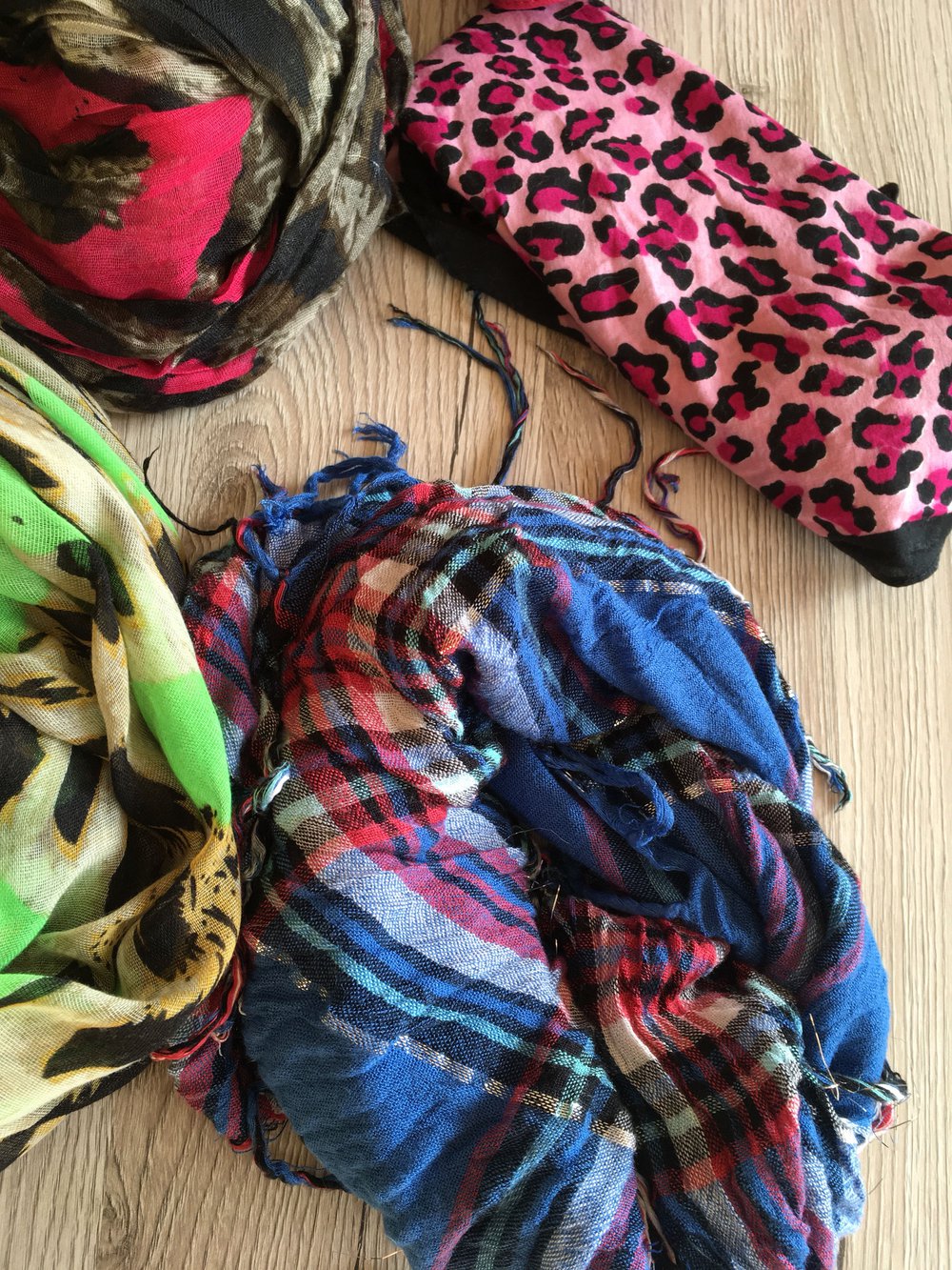 Schicke Tasche mit 6 Tüchern 