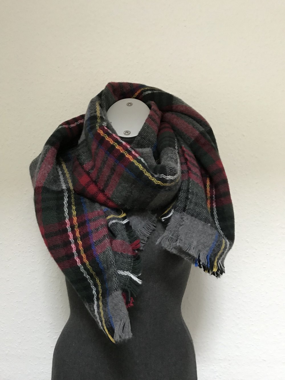 Weicher karierter XL-Schal