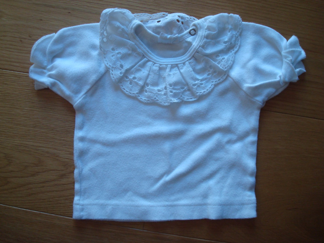 süßes T-Shirt mit Spitzenkragen Gr. 62