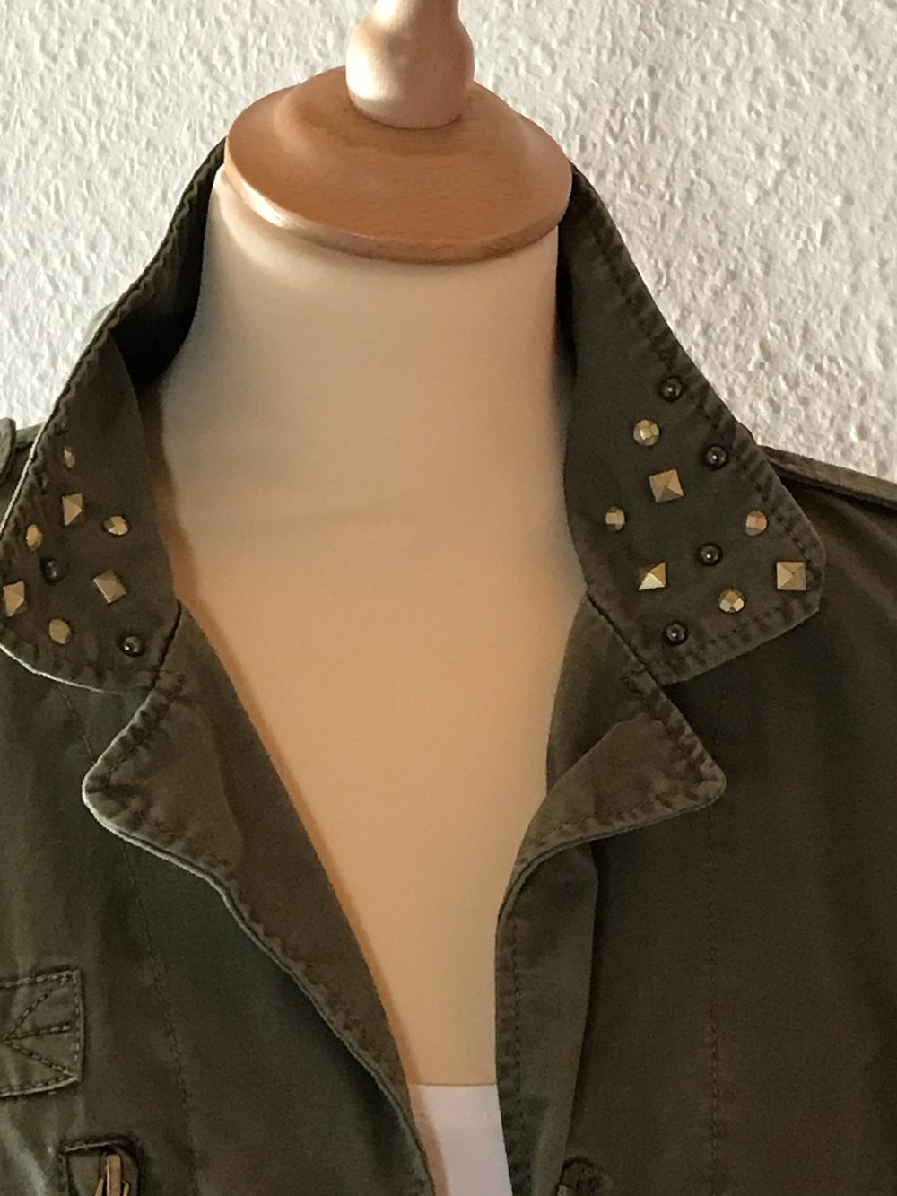 NEU Parka mit goldfarbigen Nieten | ZARA | Gr. XS | Khaki Oliv | mit Etikett