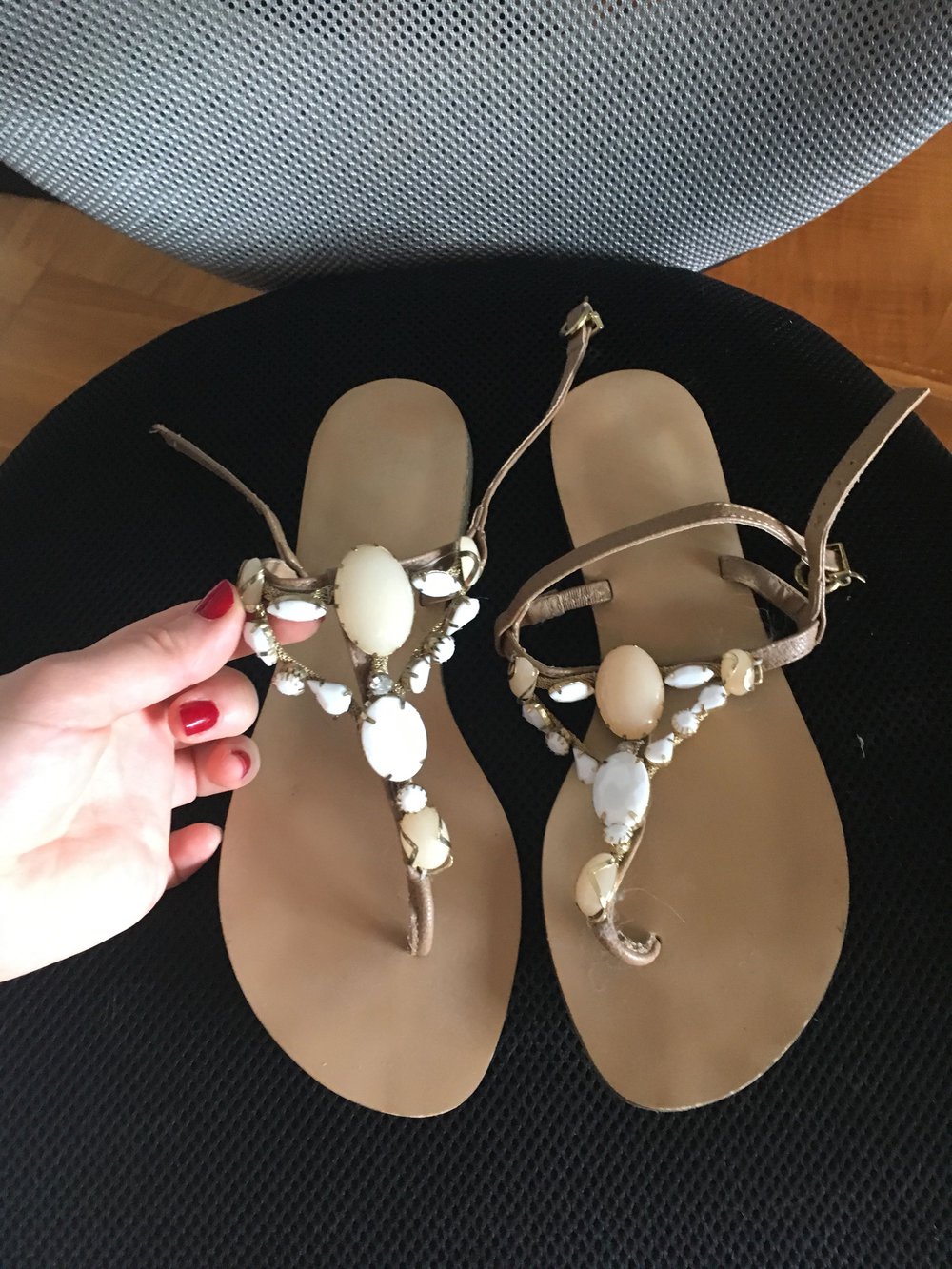 Sandalen mit Steinchen Gr.37