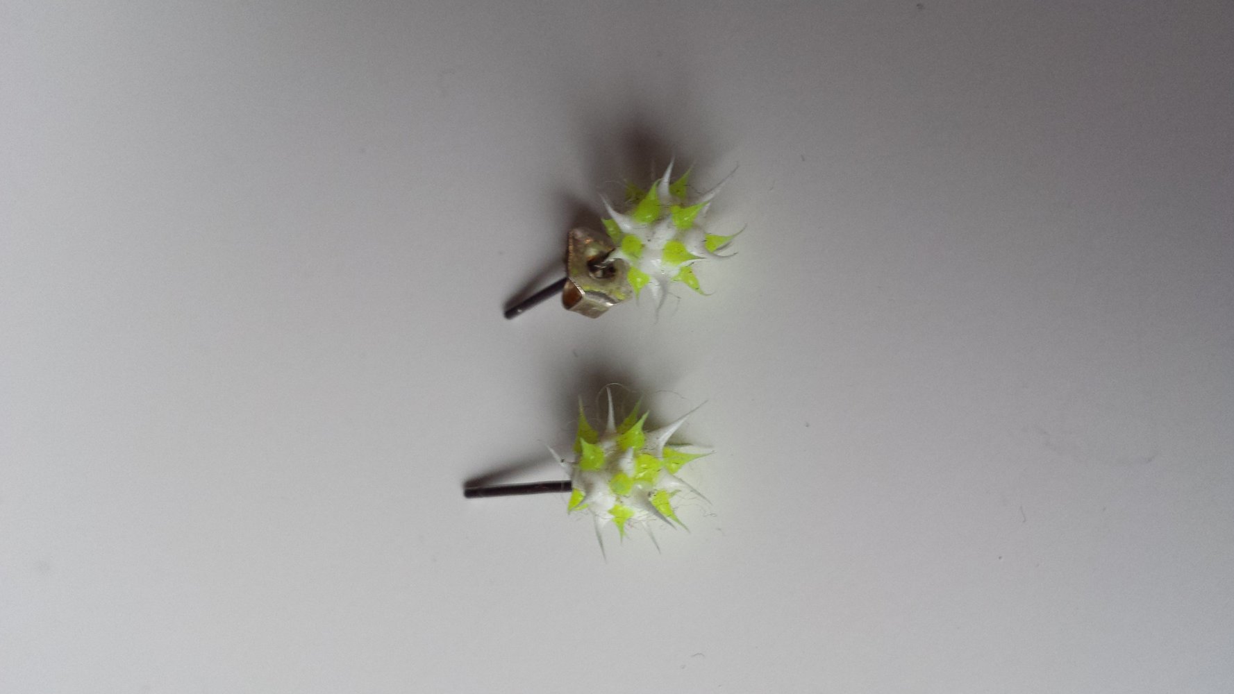 ausgefallene Ohrstecker Neon gelb