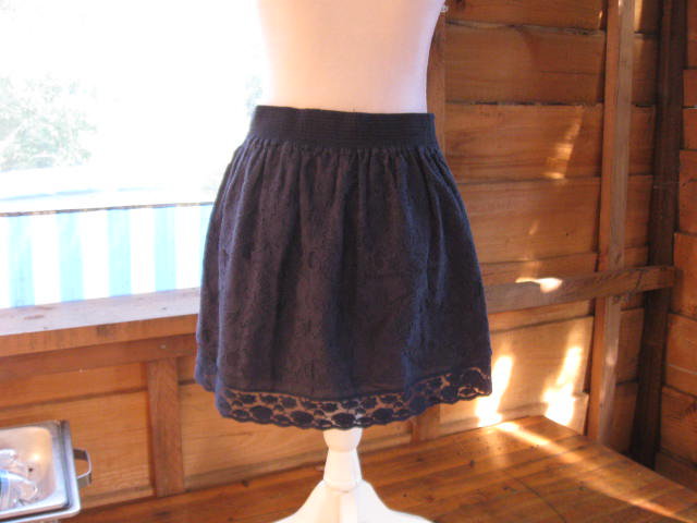 *** Toller Rock aus Spitze ***