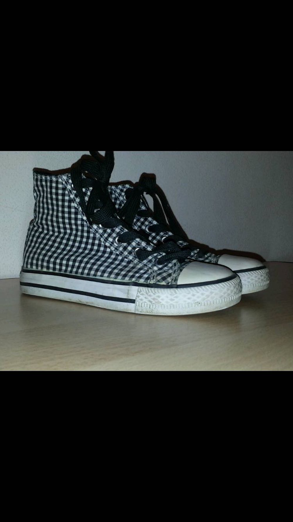 Sneaker in schwarz weiß 