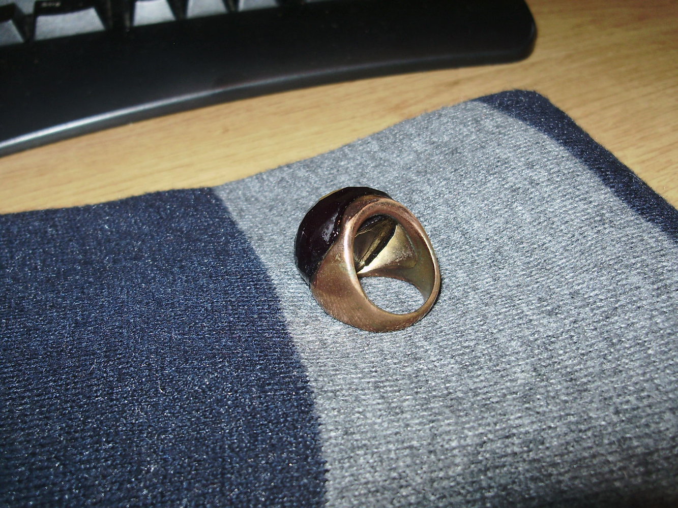 Ring bronzefarben mit großem schwarzen Stein Blogger 17mm