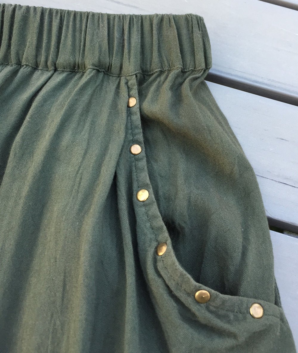 MINIROCK mit Nieten KHAKI Gr. S