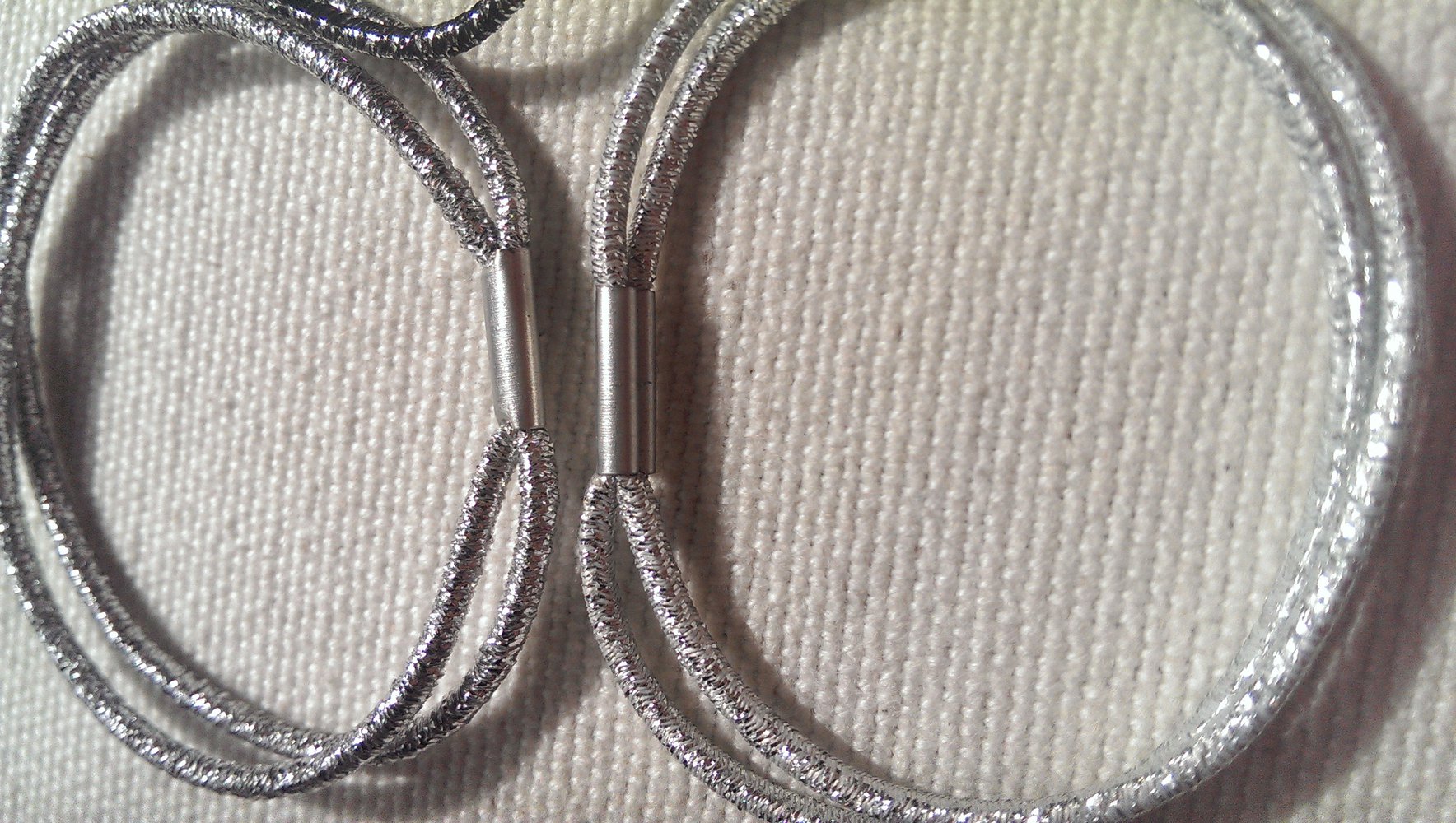 Süße Glitzerhaargummis