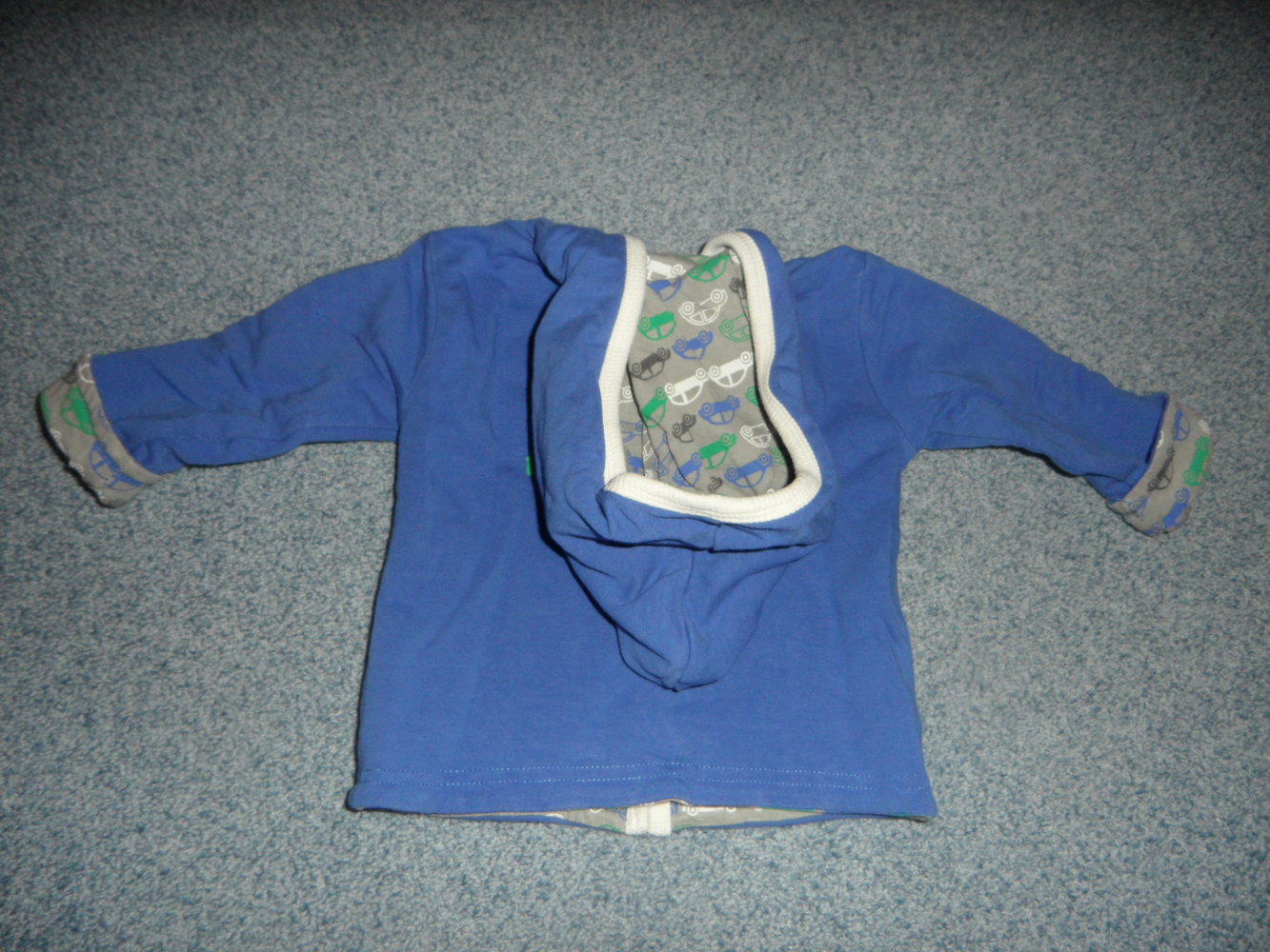 Wendejacke Sweatjacke mit Autos von Noppies etwa 56/62