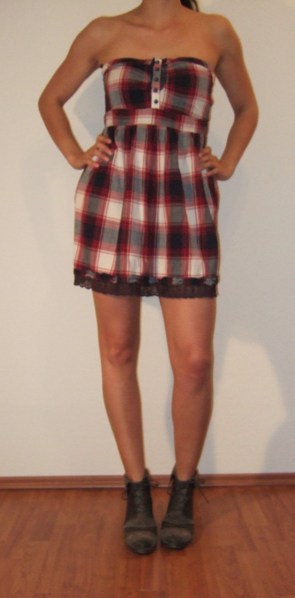 Süßes kariertes Kleid von Stradivarius