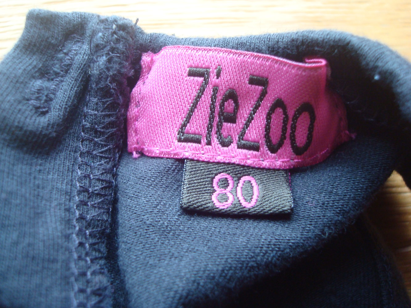 schwarzes Kleid mit Raffungen von Zie Zoo Gr. 80