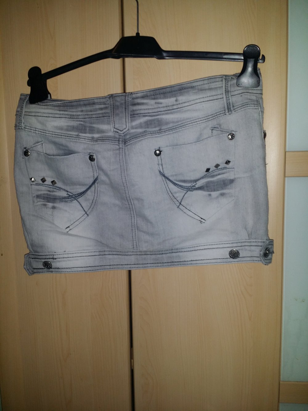 sexy minirock mit nieten used look denim