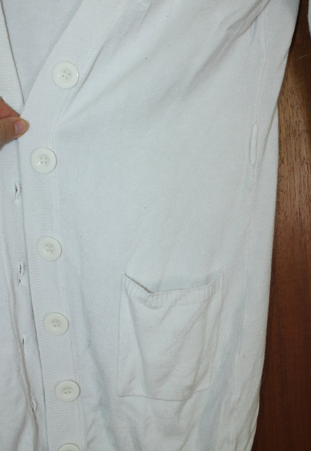 schöner Cardigan / Stickjacke in weiß /creme