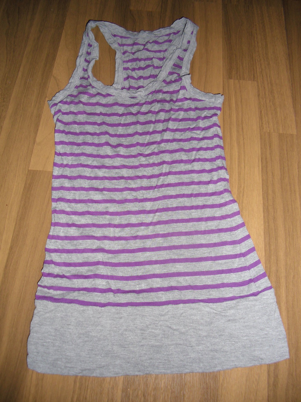 Lila/grau gestreiftes Stretchtop