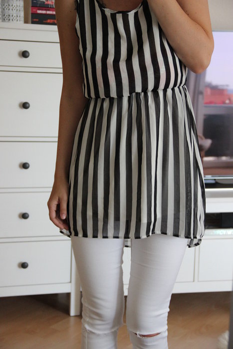 H&M Kleid Vokuhila Größe 34 schwarz weiß gestreift Streifen Chiffon