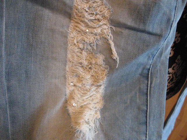 *** Risse Jeans mit Steinchen ***