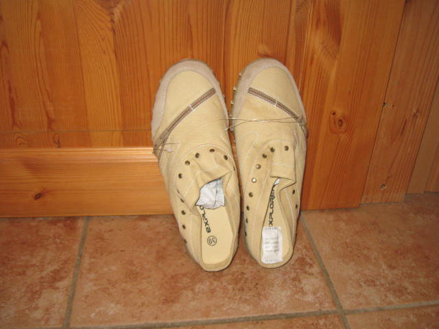 *** Neue Schlappen mit Nieten ***