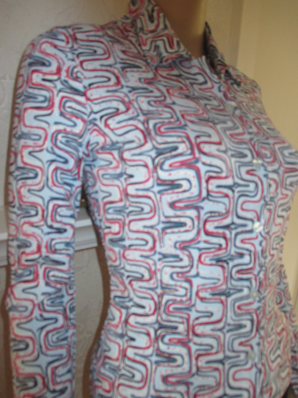 NEU Retro Grafik Bodycon Strech- Hemd Bluse 