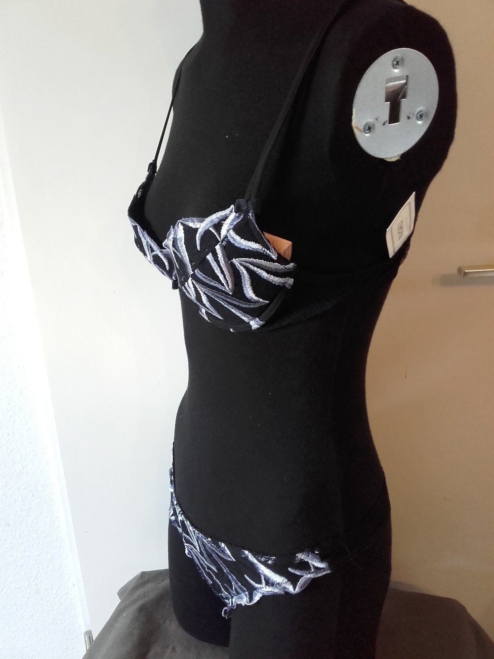 Unterwäsche Set mit Tanga und Slip (auf Wunsch), 75A und 42