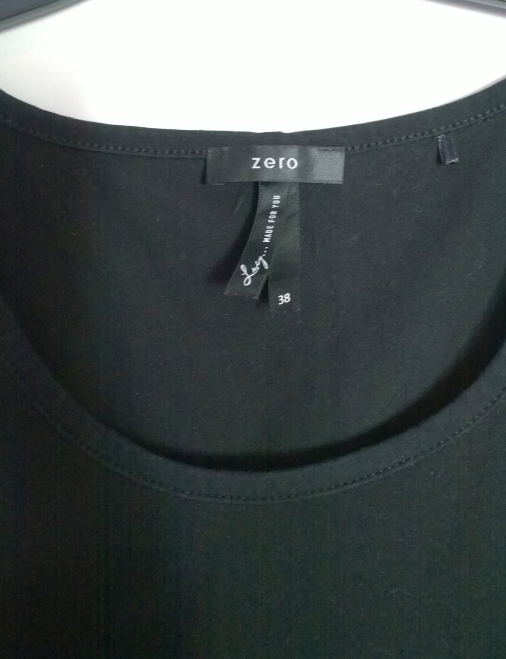 Longtop schwarz mit Spitze Gr.38 Zero