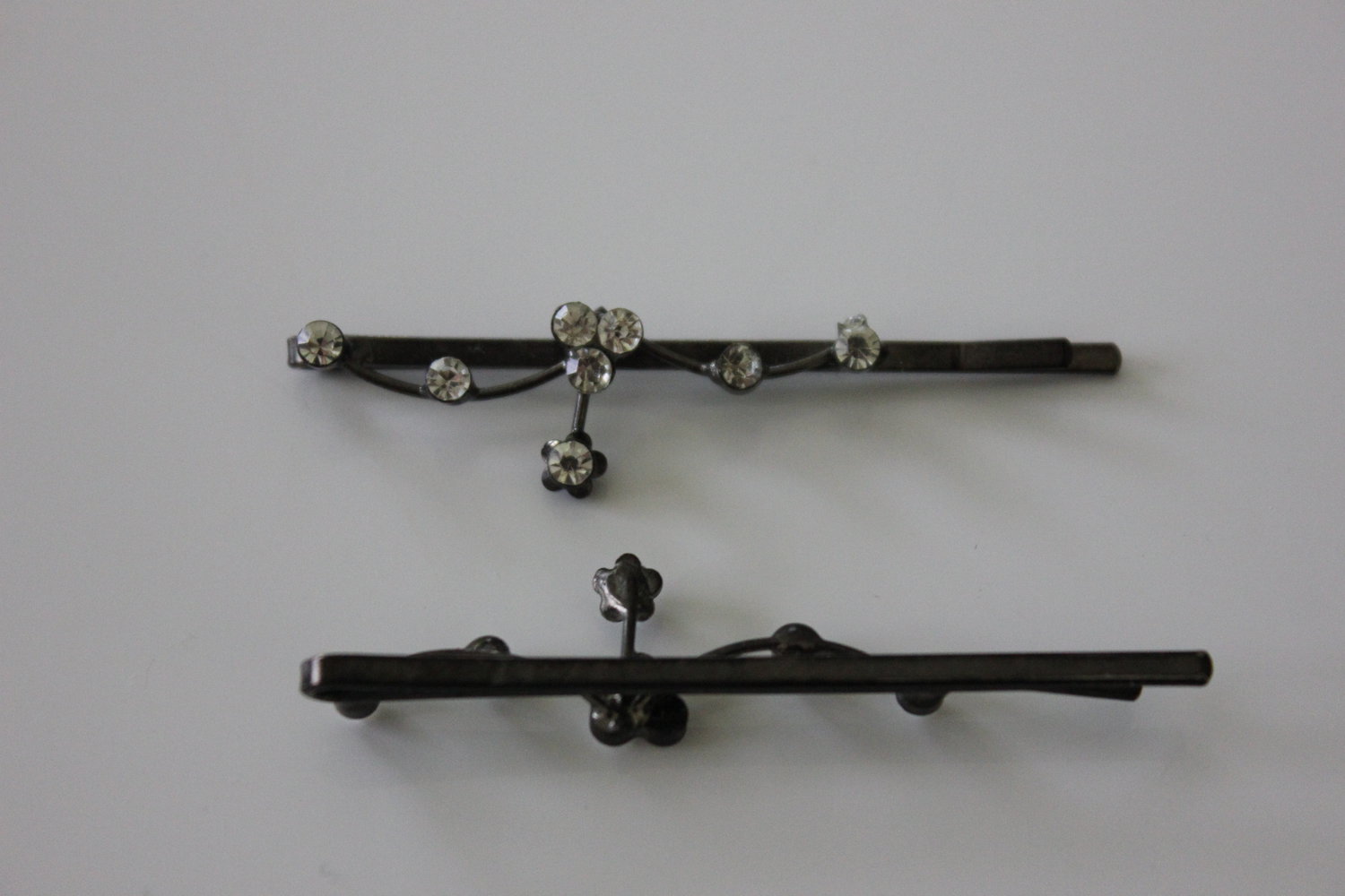 Haarklammern mit Steinchen